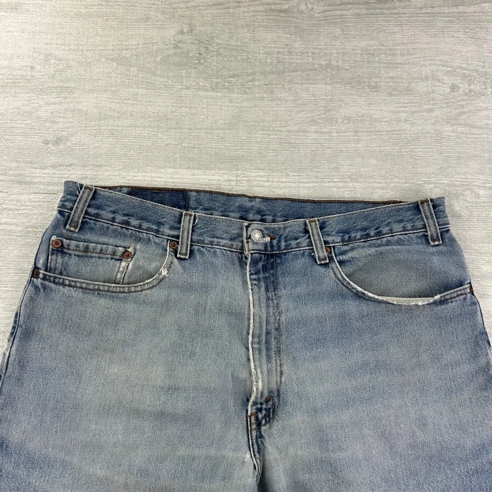 Vintage 90s Levis 550 Jeans Size 38x32 Blue Light Wash Denim Relaxed‎ Fit